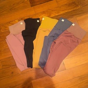 Lot of 5 Vuori Ribbed Studio leggings plus 2 cream sweatshirts